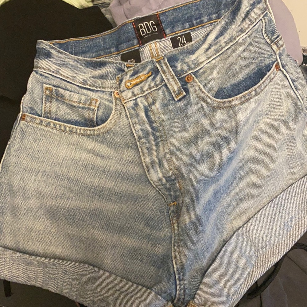 BDG MOM SHORT - LANDER light wash size 24